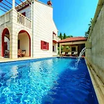 Anka - Five-bedroom With Terrace And Swimming Pool Villa *