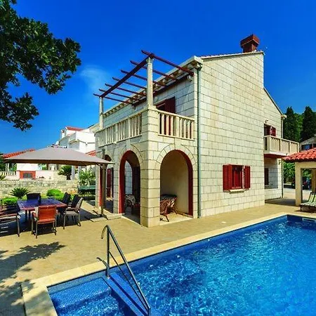 Villa Anka - Five-bedroom With Terrace And Swimming Pool *