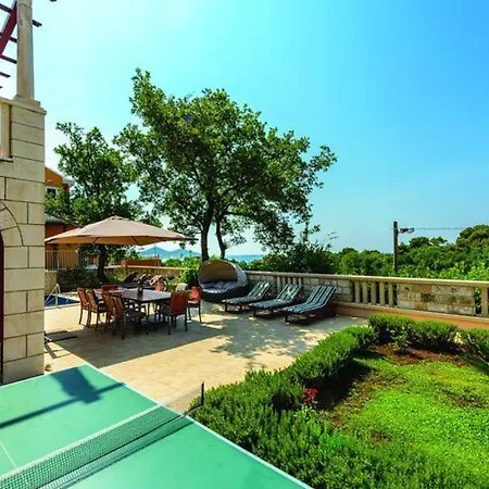 Villa Anka - Five-bedroom With Terrace And Swimming Pool