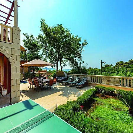 Villa Anka - Five-bedroom With Terrace And Swimming Pool