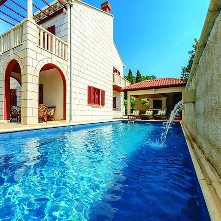 Anka - Five-bedroom With Terrace And Swimming Pool Villa *