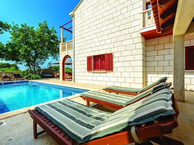 Villa Anka - Five-bedroom With Terrace And Swimming Pool