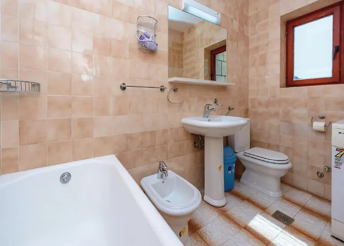 Villa Anka - Five-bedroom With Terrace And Swimming Pool