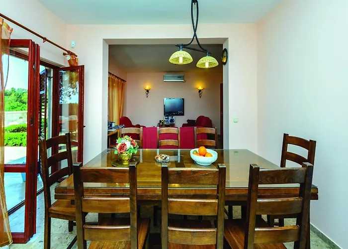 Villa Anka - Five-bedroom With Terrace And Swimming Pool *